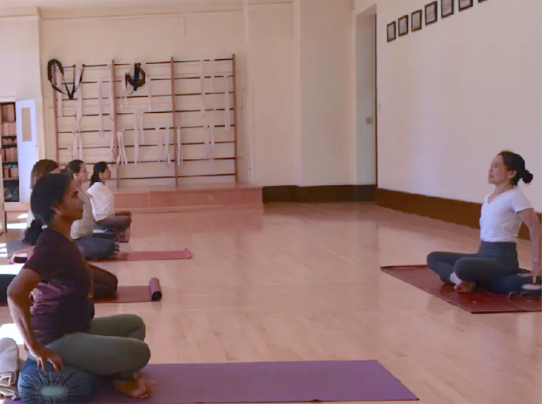 yoga class at iyengar yoga south bay